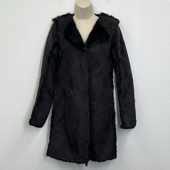 H&M - NWT Black Suede Like Lined Black Faux Fur Button Down Pockets Coat Size 2 - Picture 2 of 13